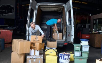 Honderden verbanddozen uit demontagevoertuigen ingezameld voor Oekraïne